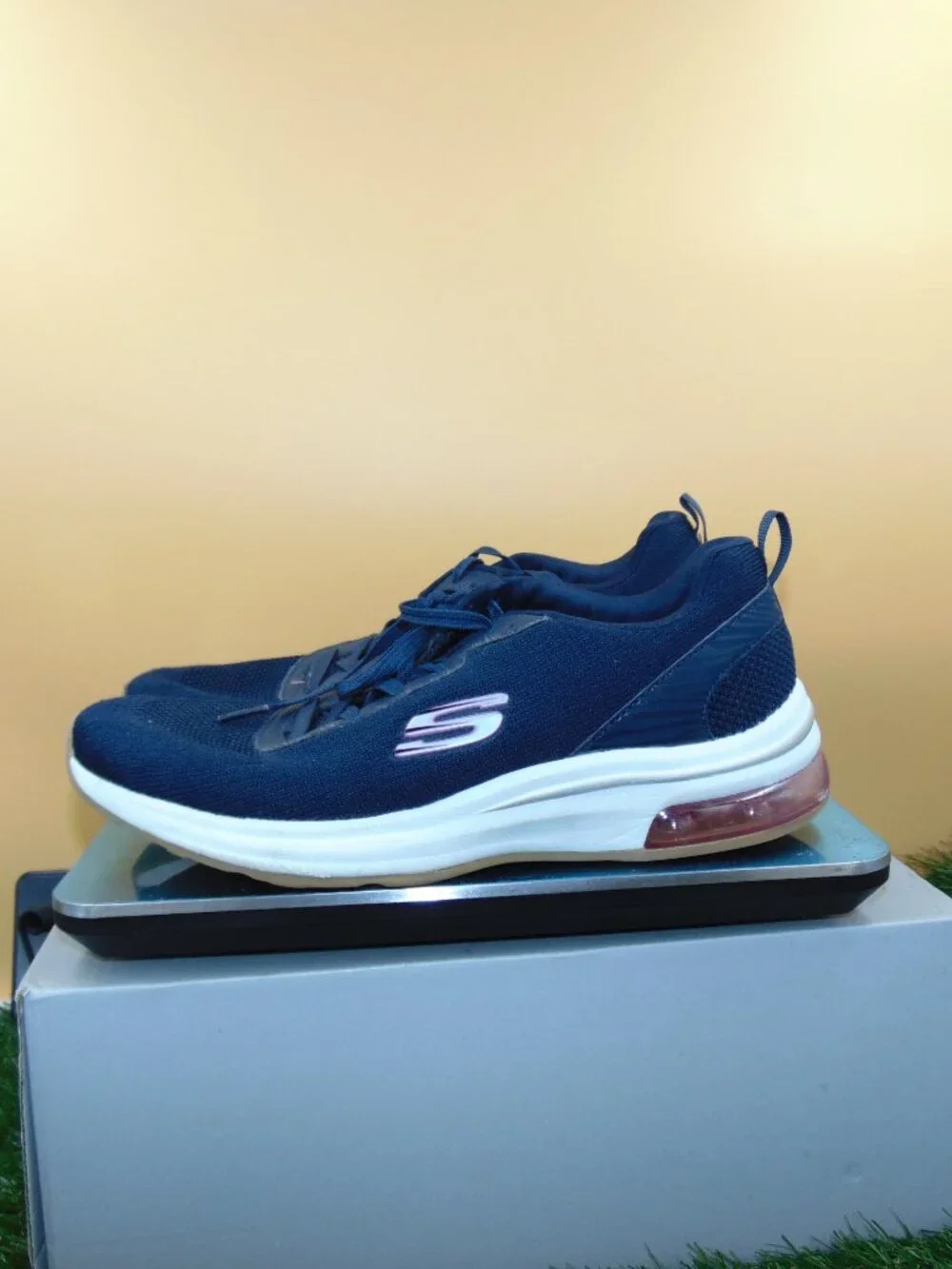 Skechers Skech-Air Dynamight Womens 9 Navy Blue Air Cushion Sneakers 12564